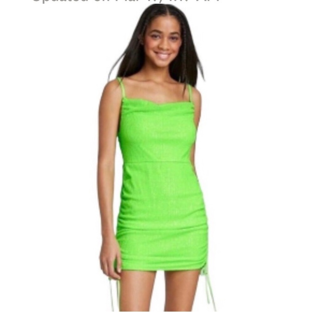 Lime Green Dress with Sequins!               Junior’s Sz L- Bust Pit to Pit 16”